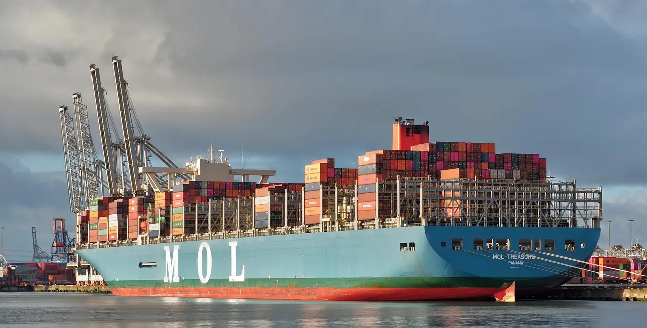 sea freight ship